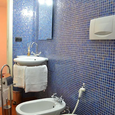 Garibaldi 18 - And Guest house 3*